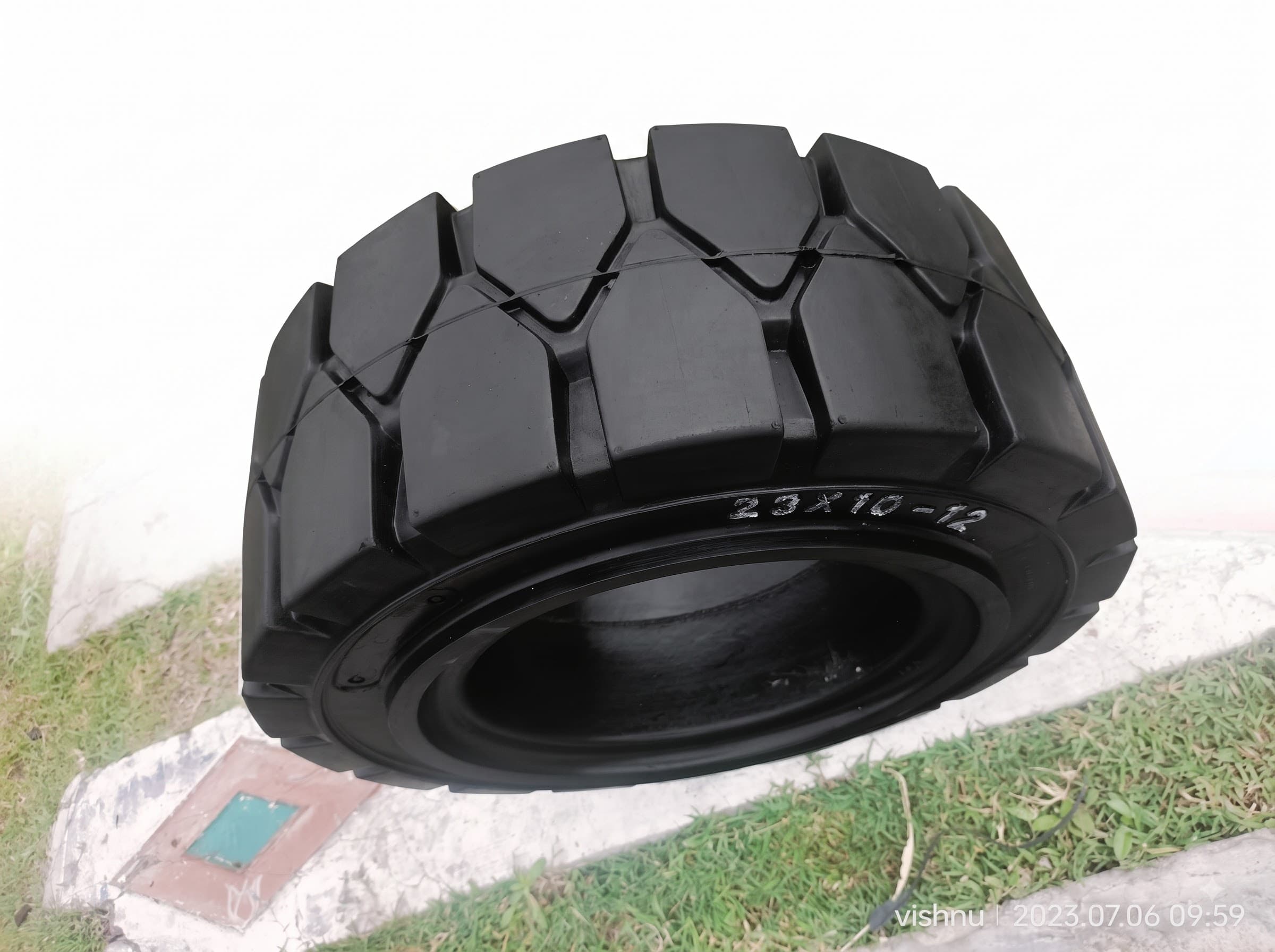 Industrial Solid Tyres