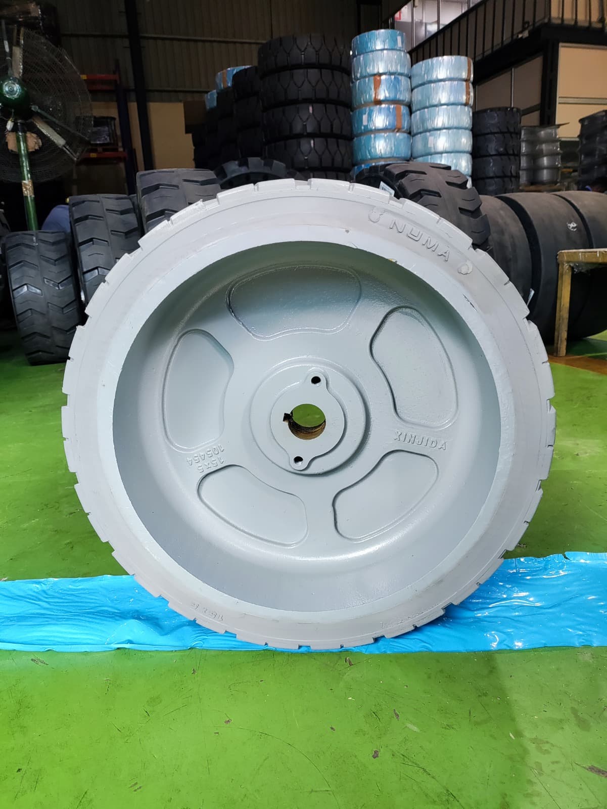Scissor Lift Tyres